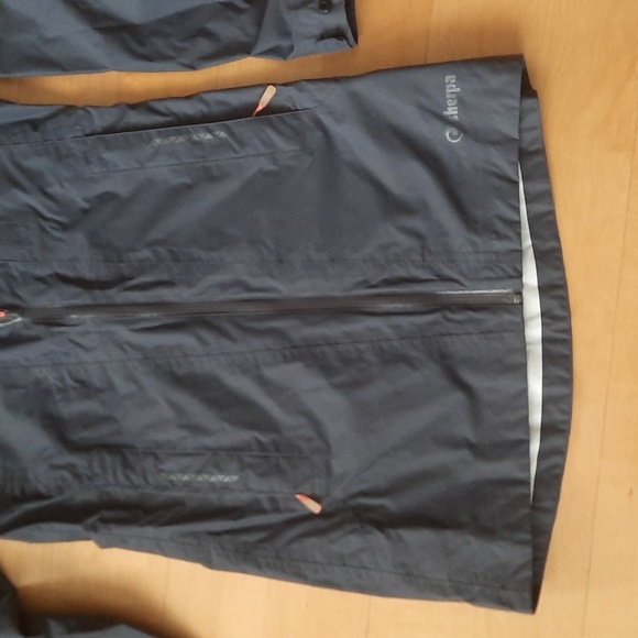 Sherpa Long Raincoat - XS (New) - Picture 4 of 5